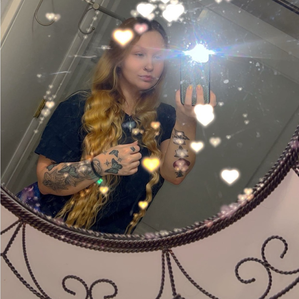 Meet your Posher, Laura lala